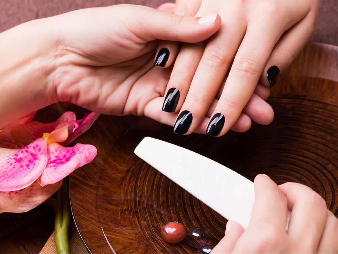 Los 10 Productos de Belleza Imprescindibles para un Manicure
